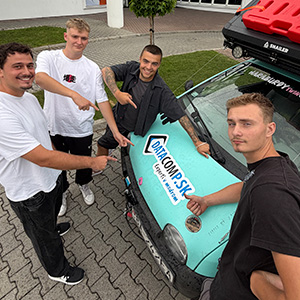 (Ne)hodvábna cesta - 2 ružové Twingá, Sibír a Datacomp (id 1109) (Ne)hodvábna cesta - 2 ružové Twingá, Sibír a Datacomp